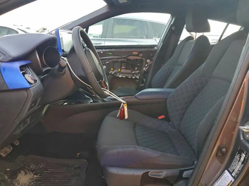 2022 TOYOTA C-HR XLE  