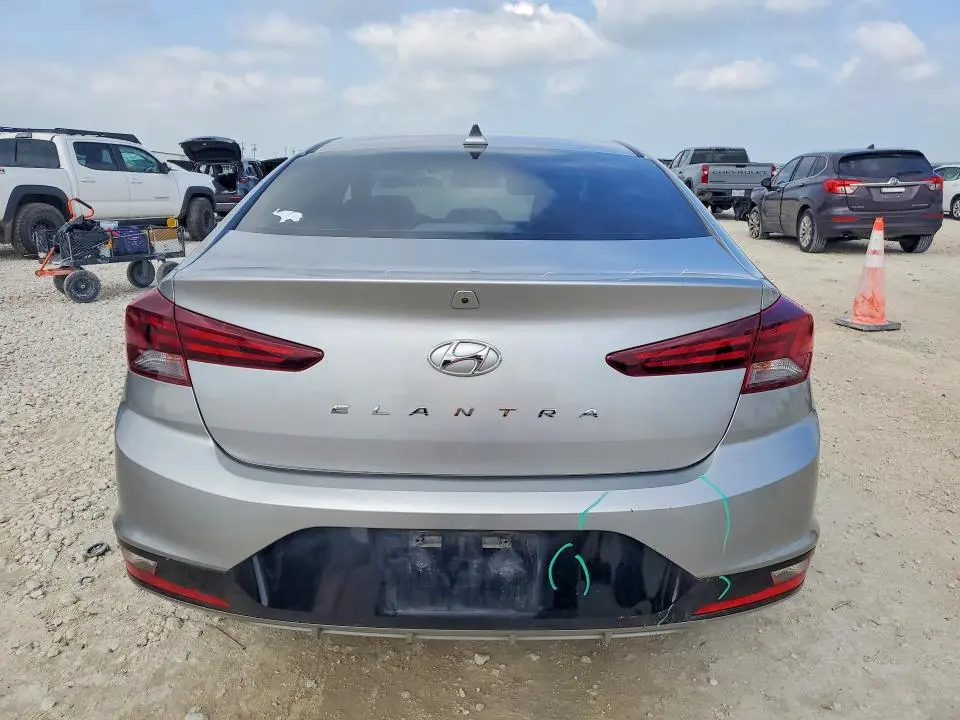 2020 HYUNDAI ELANTRA SEL  