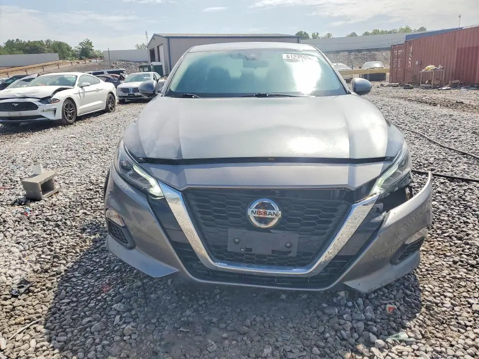 2021 NISSAN ALTIMA SV  