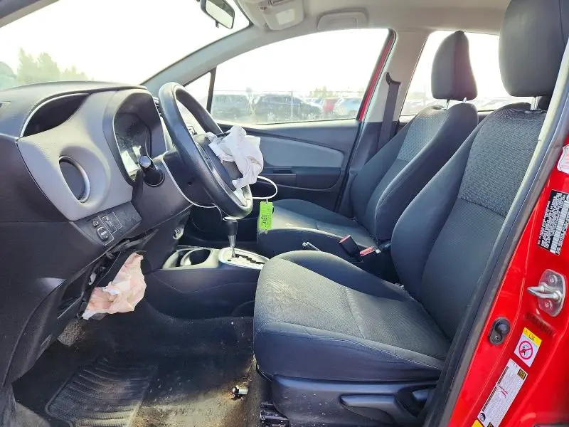 2015 TOYOTA YARIS 5-DOOR LE  