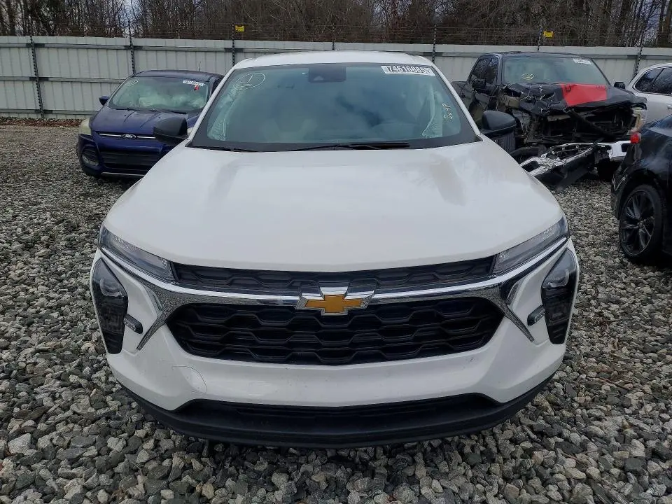 2025 CHEVROLET TRAX LS  