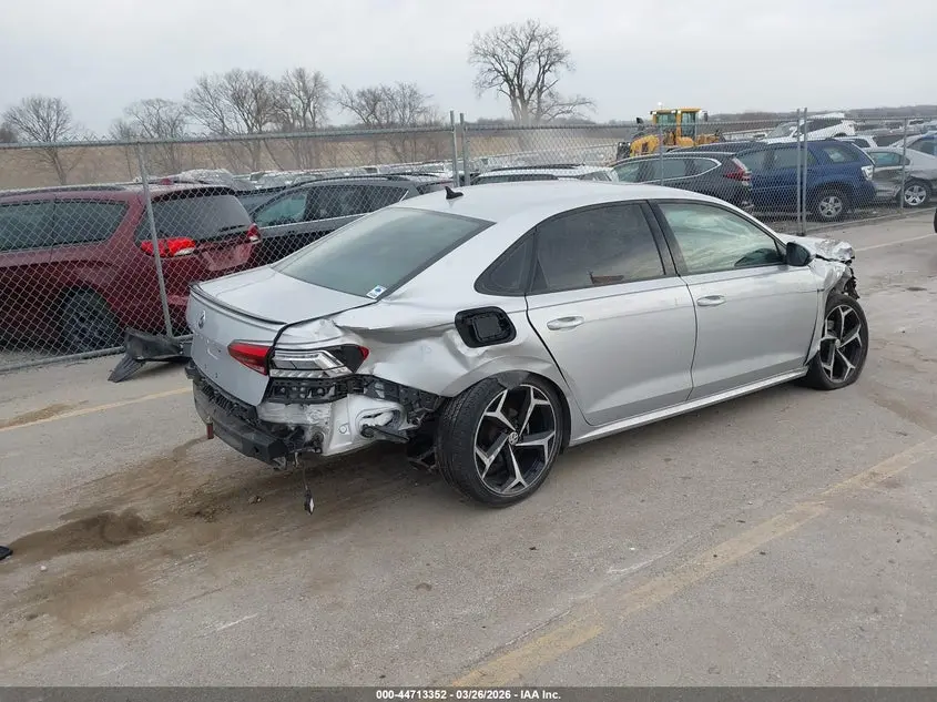 2020 VOLKSWAGEN PASSAT 2.0T R-LINE