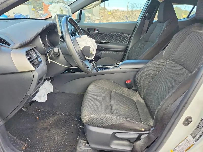 2019 TOYOTA C-HR LE  