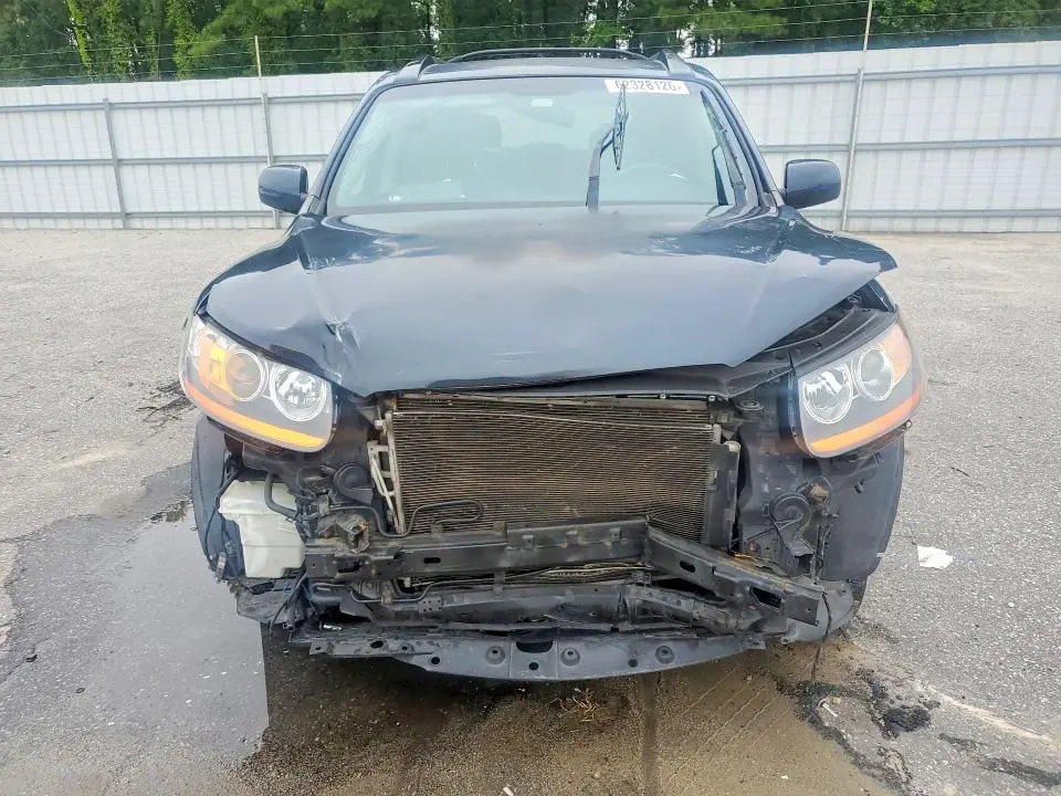 2011 HYUNDAI SANTA FE SE  