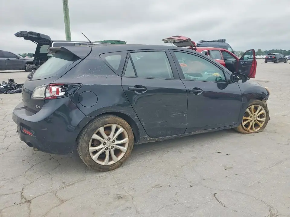 2011 MAZDA 3 S  
