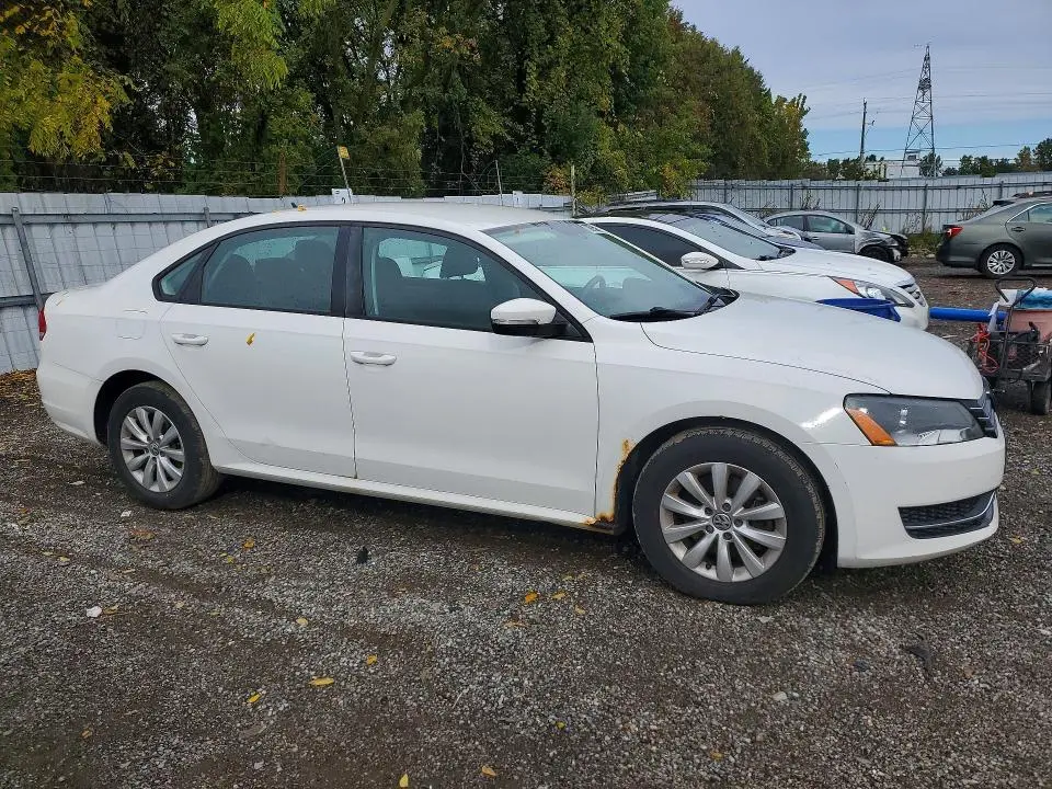 2013 VOLKSWAGEN PASSAT S  