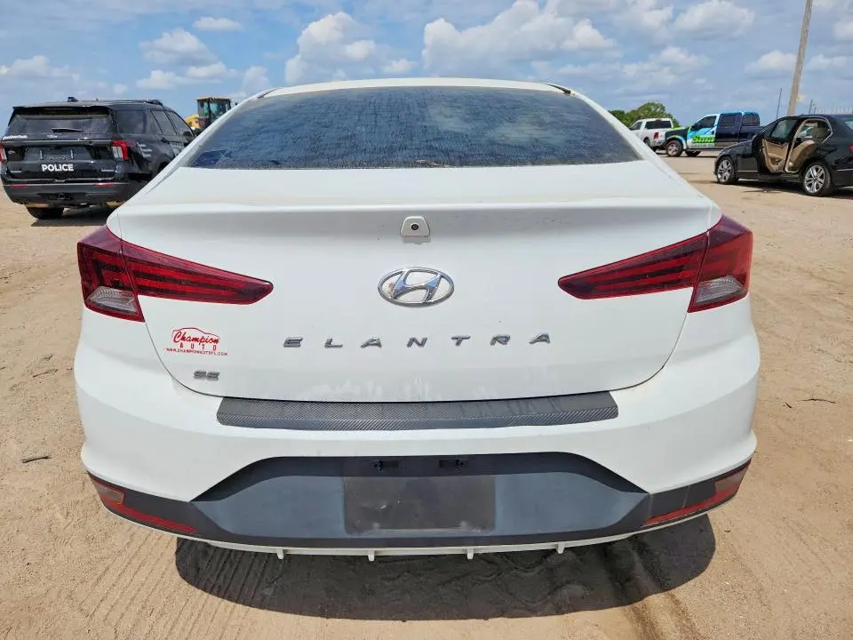 2019 HYUNDAI ELANTRA SE  