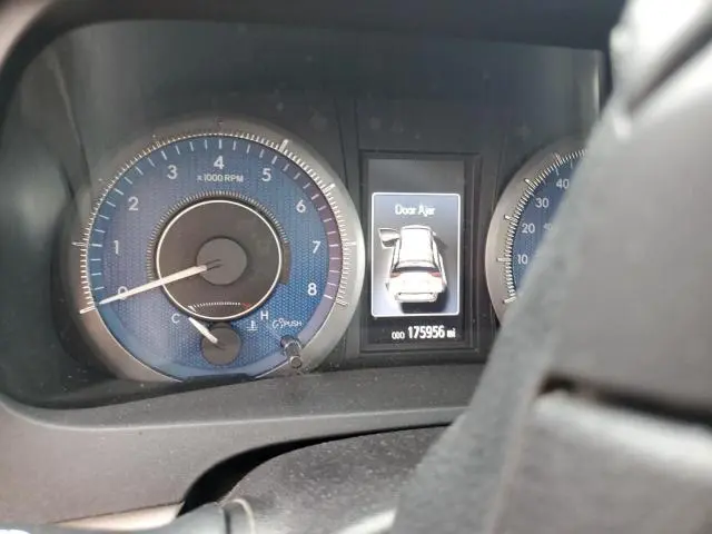 2018 TOYOTA SIENNA XLE  