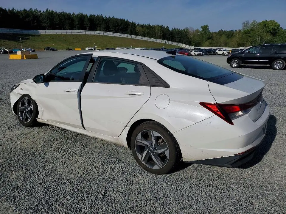 2023 HYUNDAI ELANTRA SEL  