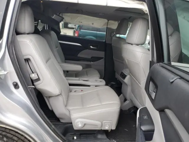 2015 TOYOTA HIGHLANDER XLE  
