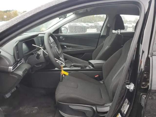 2024 HYUNDAI ELANTRA SE  