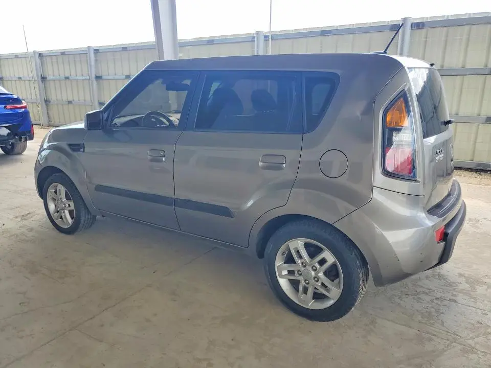 2010 KIA SOUL +  