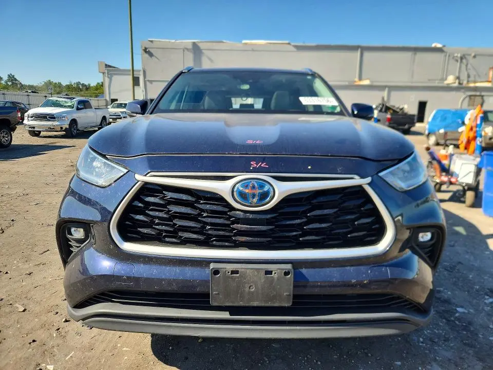 2020 TOYOTA HIGHLANDER HYBRID XLE  
