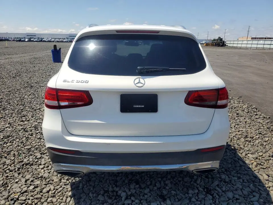 2017 MERCEDES-BENZ GLC 300  
