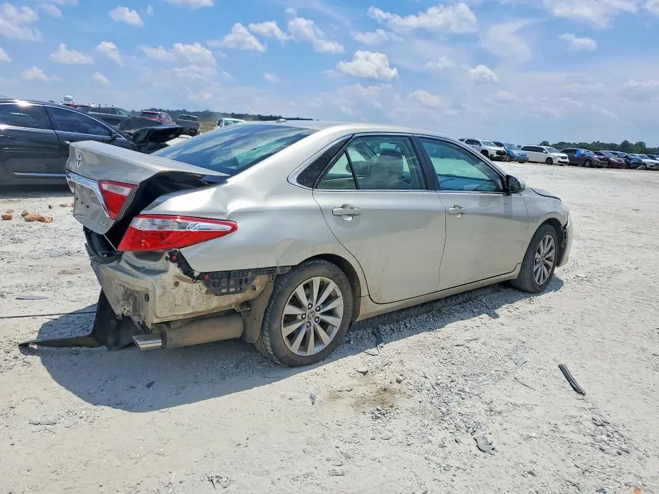 2015 TOYOTA CAMRY XLE V6  