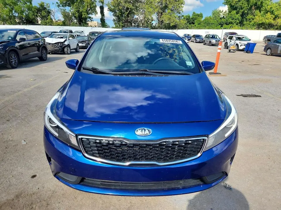 2017 KIA FORTE LX  