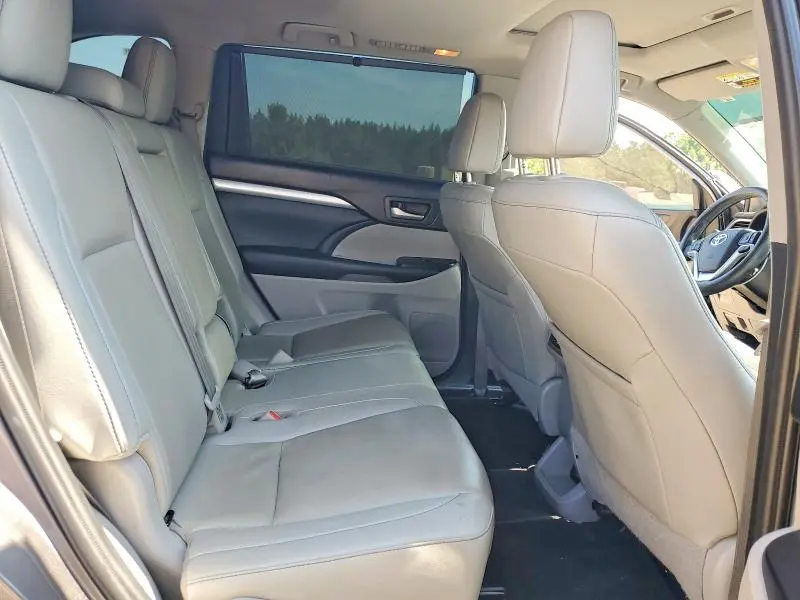 2019 TOYOTA HIGHLANDER XLE  