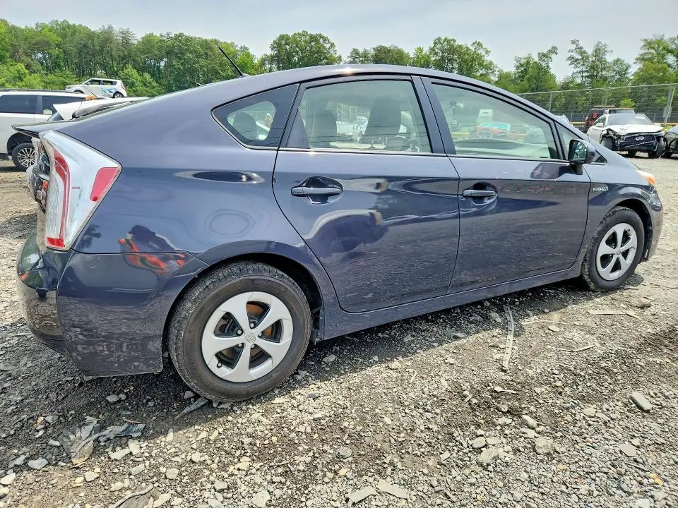 2013 TOYOTA PRIUS TWO  