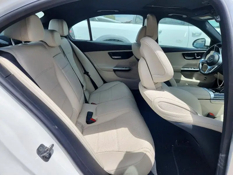 2024 MERCEDES-BENZ C 300  