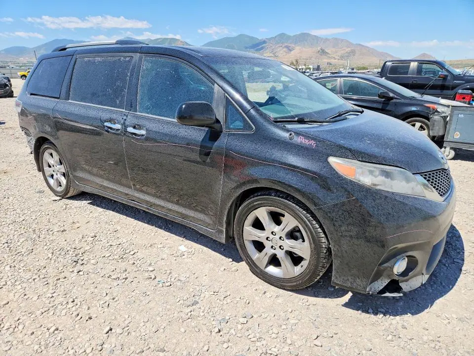 2013 TOYOTA SIENNA SPORT  