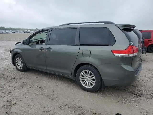 2012 TOYOTA SIENNA XLE  