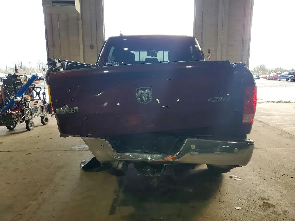 2016 RAM 1500 SLT  