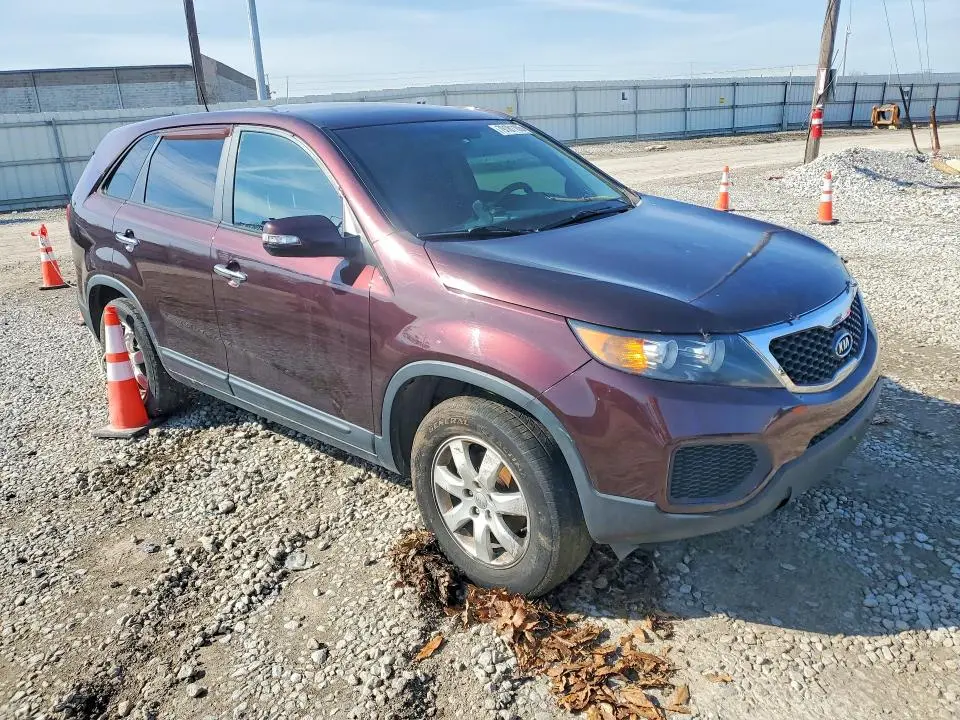 2013 KIA SORENTO LX  