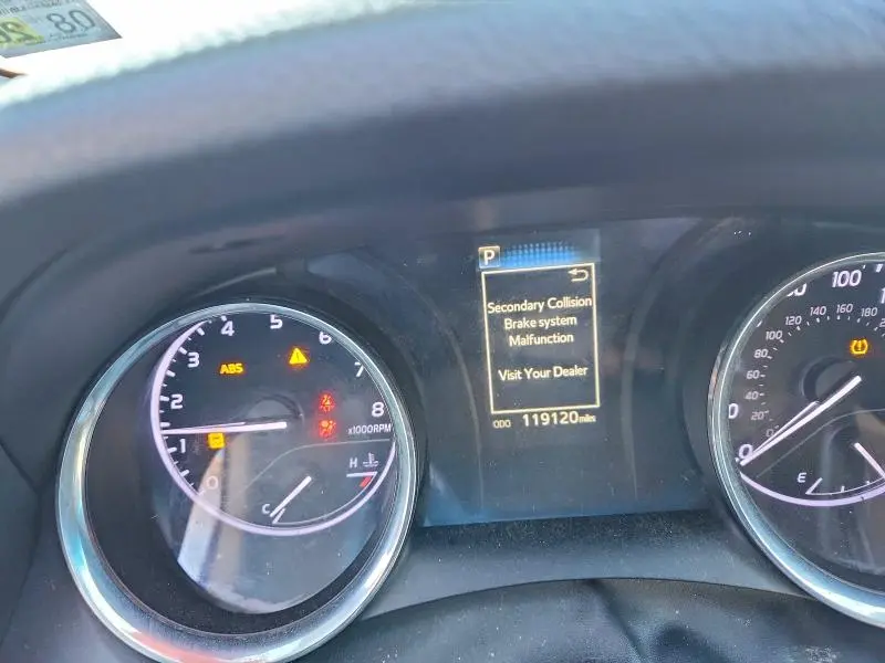 2020 TOYOTA CAMRY SE  