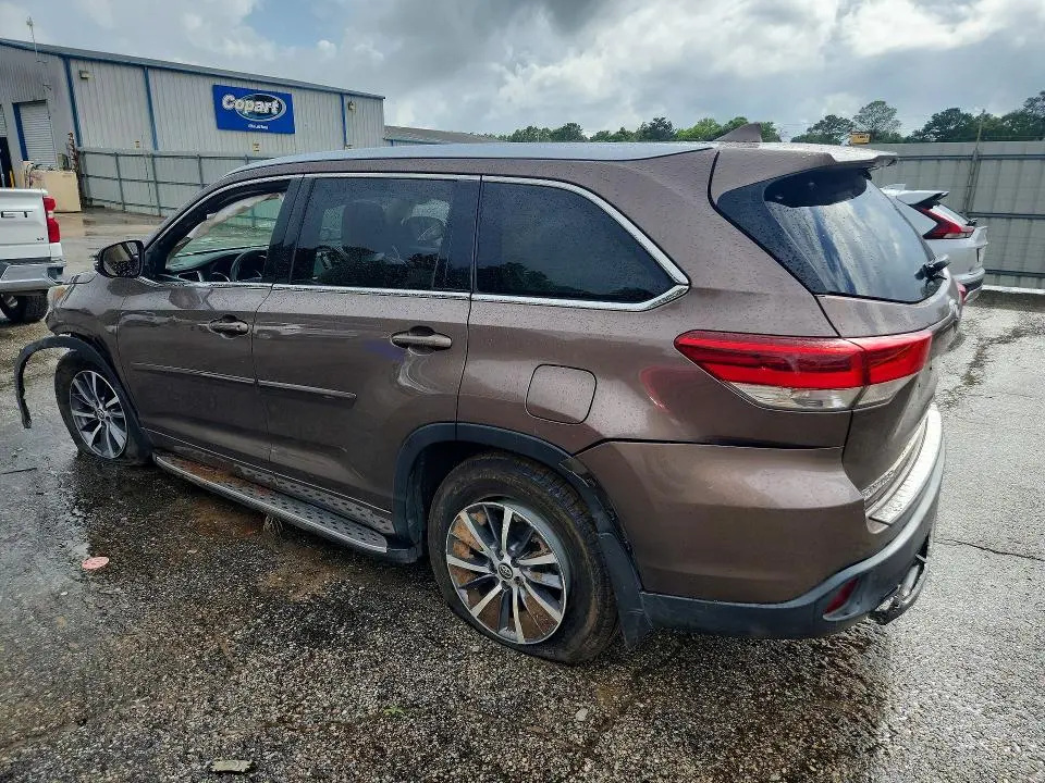 2018 TOYOTA HIGHLANDER XLE  