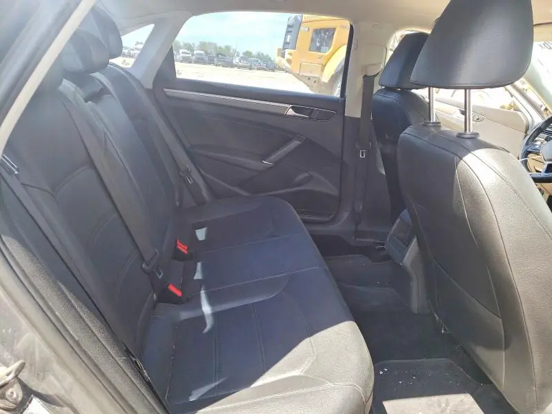 2017 VOLKSWAGEN PASSAT R-LINE  
