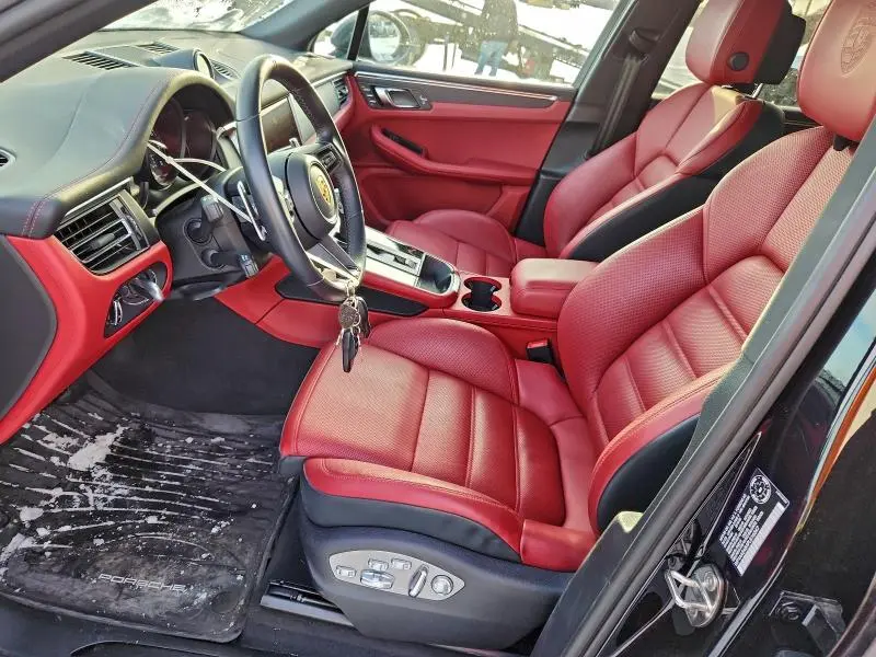 2023 PORSCHE MACAN BASE  