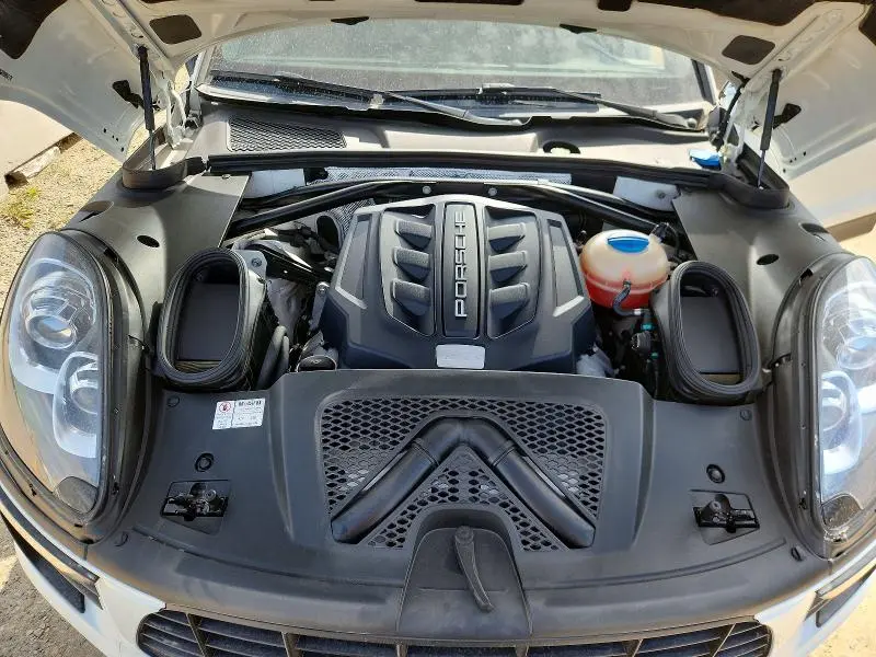 2015 PORSCHE MACAN S  