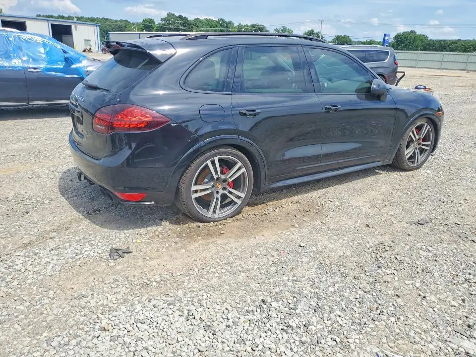 2013 PORSCHE CAYENNE GTS  