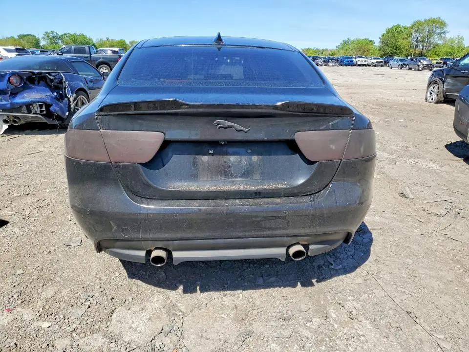 2017 JAGUAR XE PREMIUM  