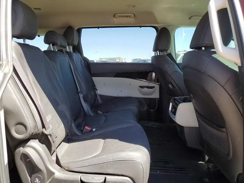 2022 KIA CARNIVAL EX  