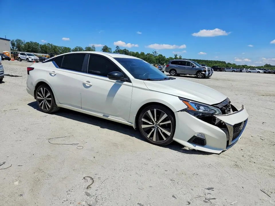 2020 NISSAN ALTIMA SR  