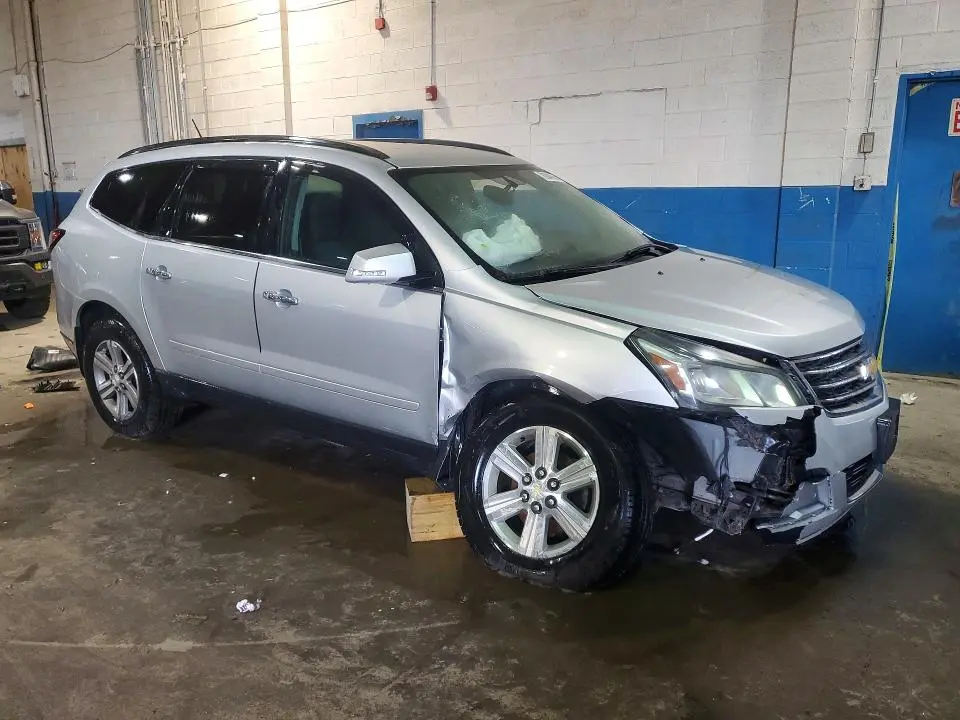 2014 CHEVROLET TRAVERSE LT  