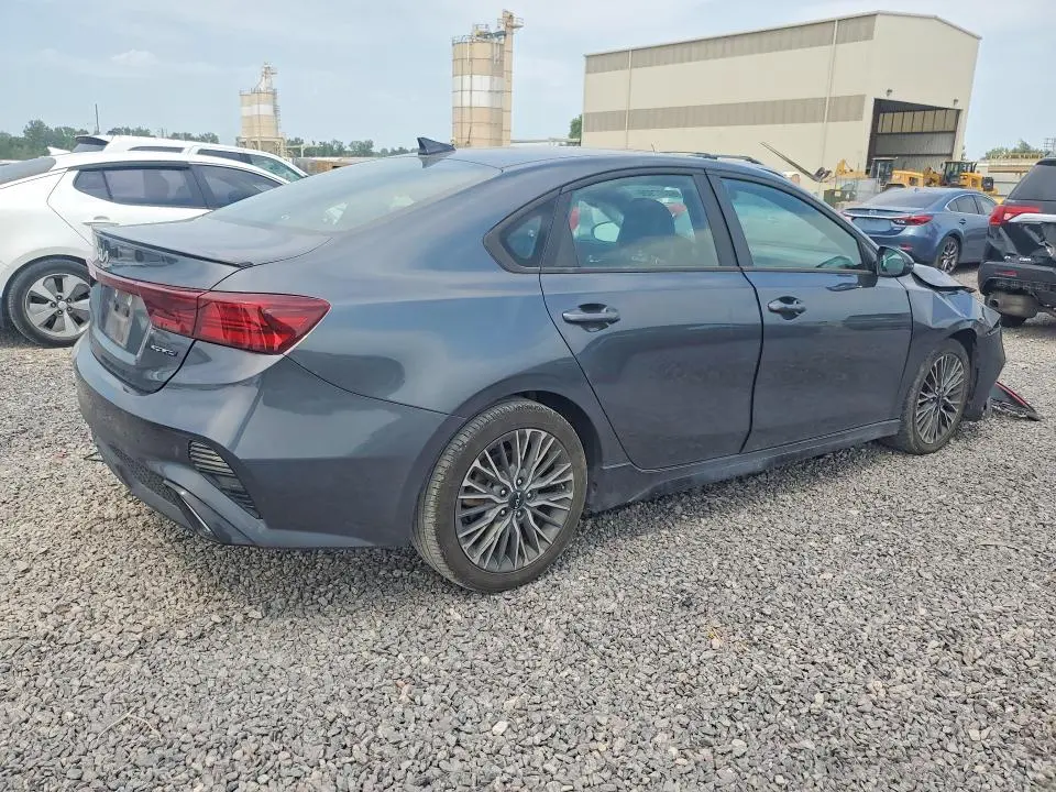 2024 KIA FORTE GT LINE  