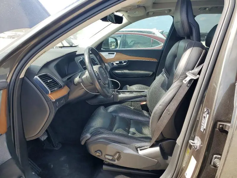2018 VOLVO XC90 T6  