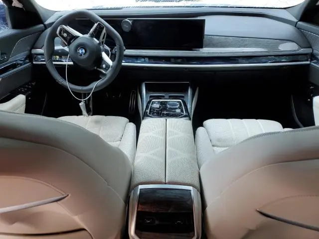 2024 BMW 760 XI  