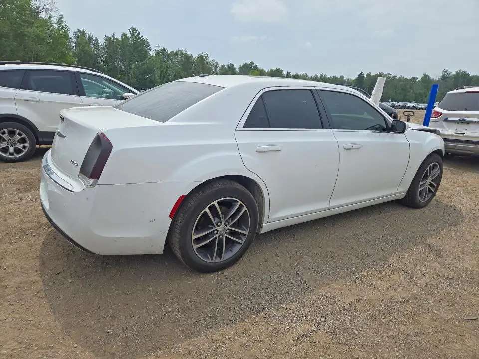 2016 CHRYSLER 300 LIMITED  