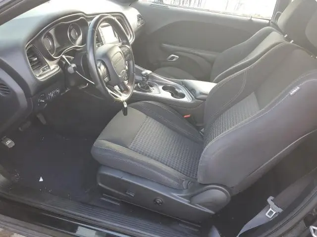 2016 DODGE CHALLENGER SXT  