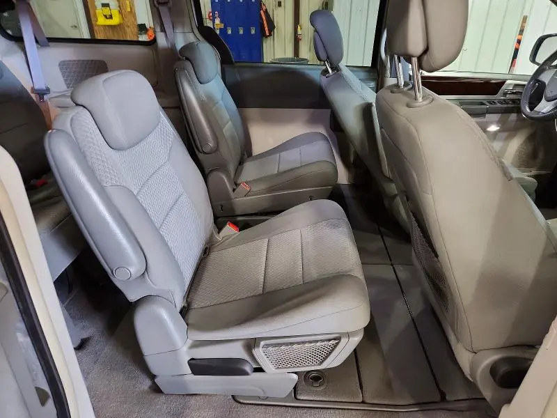 2010 CHRYSLER TOWN & COUNTRY TOURING  
