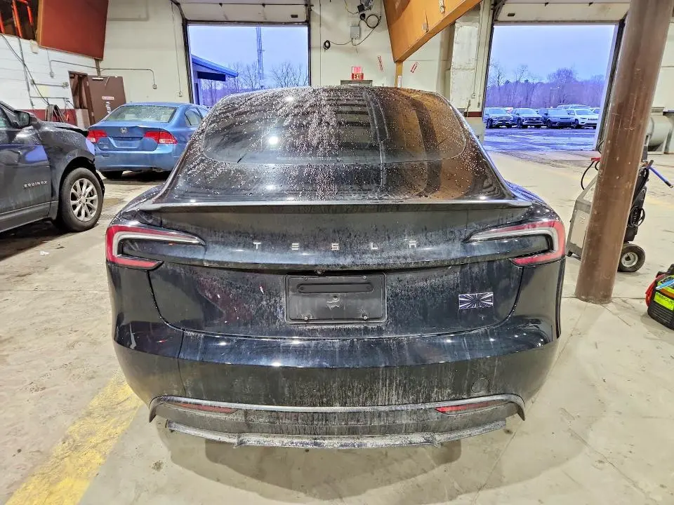 2025 TESLA MODEL 3   