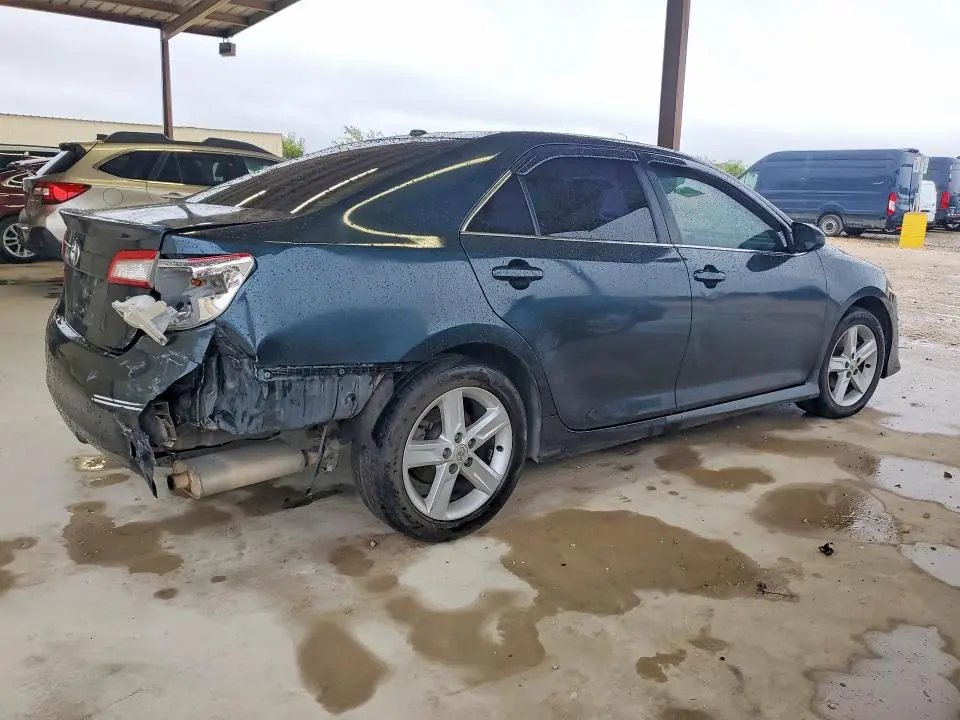 2012 TOYOTA CAMRY SE  