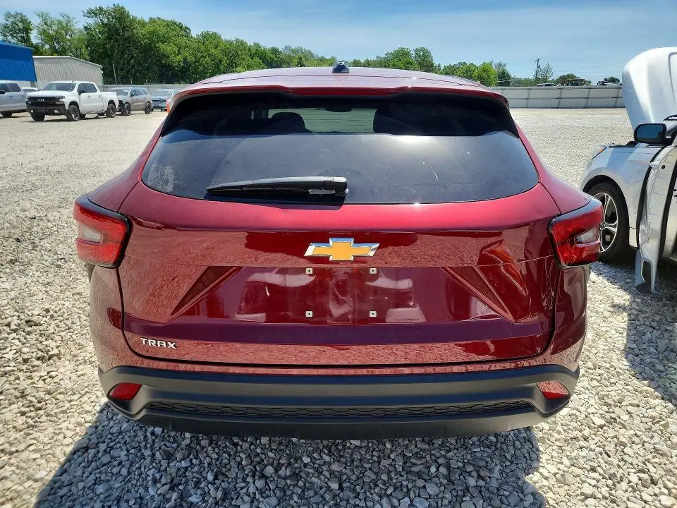 2024 CHEVROLET TRAX LS  