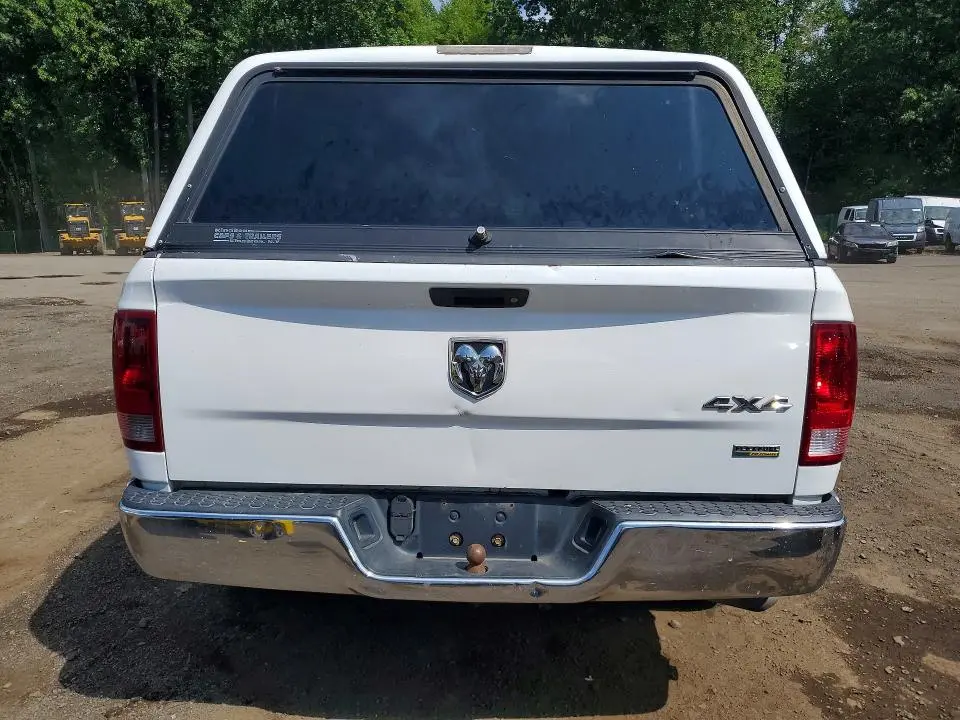 2016 RAM 1500 SLT  
