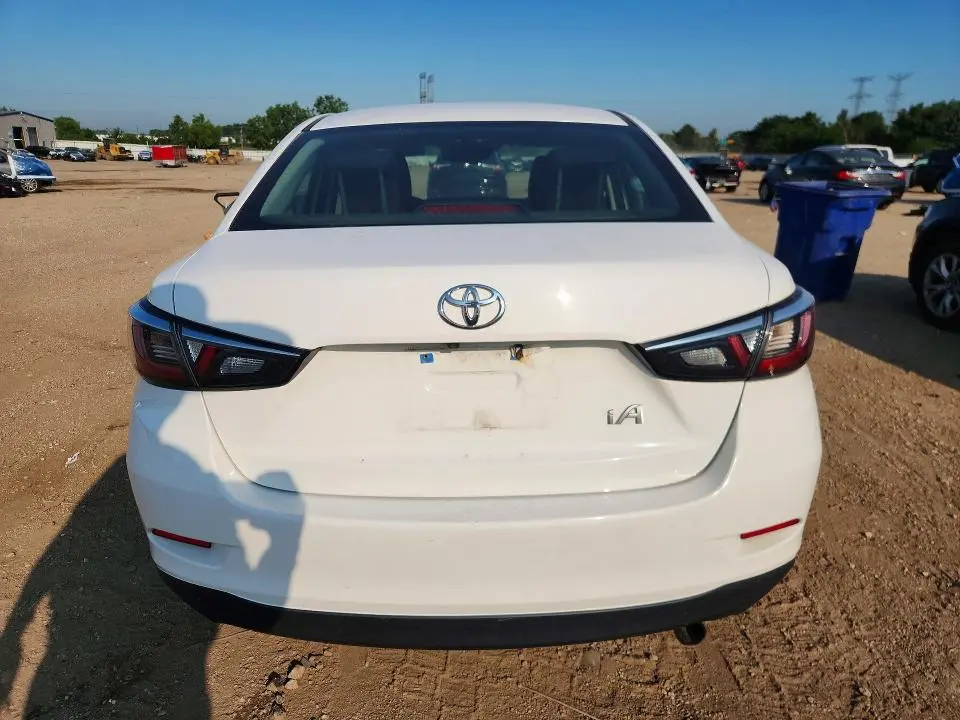 2017 TOYOTA YARIS IA BASE  