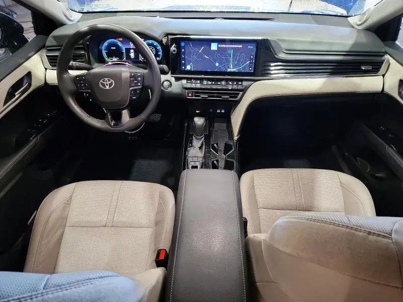 2025 TOYOTA CAMRY XLE  