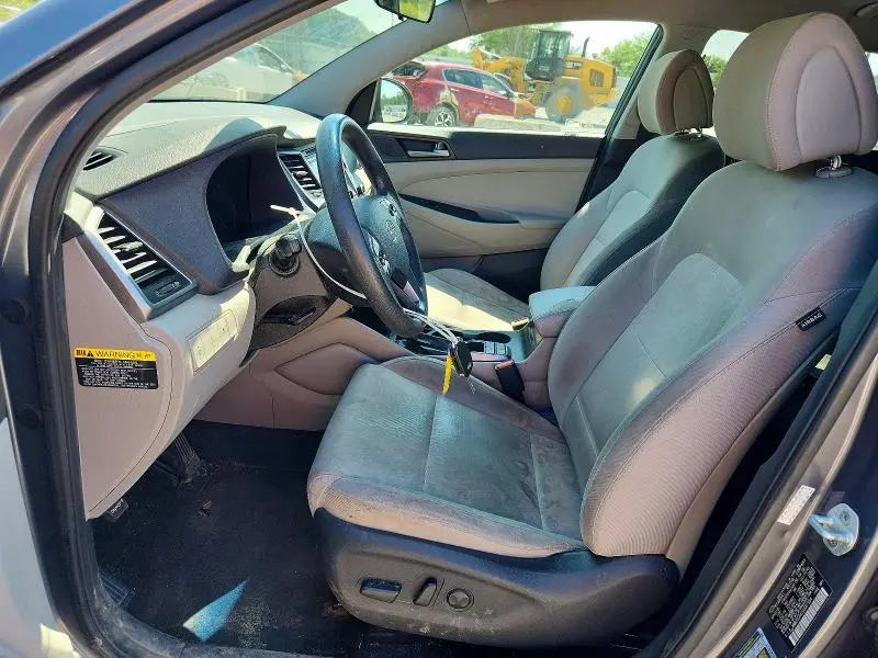 2016 HYUNDAI TUCSON SE  